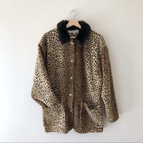 Vintage Jackets & Blazers - *LAST CHANCE* Vintage Leopard Fuzzy Jacket